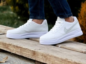 حراج  فوری کفش اسپرت زنانه مدل نایک پتینه کد 257 دل ربا و خاص