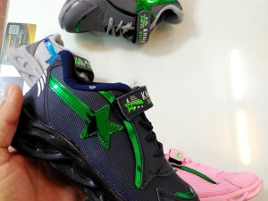 حراج کفش اسپرت بچگانه ویژه عید کلاسیک و با کیفیت