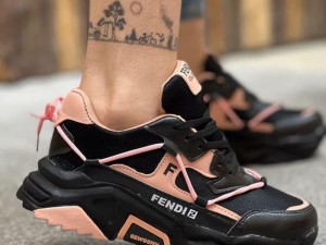 حراج ویژه کفش اسپرت دخترانه مدل FENDI  کد 400 نفیس و اصیل