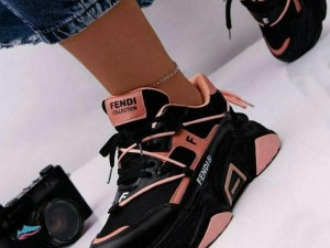 حراج ویژه کفش اسپرت دخترانه مدل FENDI  کد 400