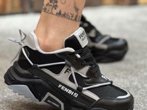 حراج ویژه کفش اسپرت دخترانه مدل FENDI خوشپا و بی نقص