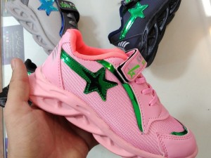 حراج کفش اسپرت بچگانه ویژه عید دوردوخت و دل ربا