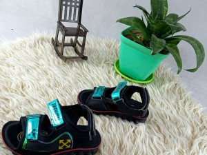 حراج کفش تابستانه بچگانه  سایز 23 تا 28 با ارسال رایگان فقط 148000 تومان