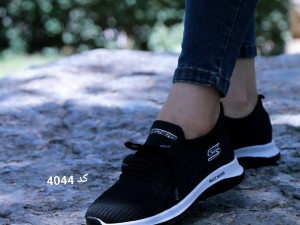 حراج کتونی پیاه روی دخترانه  مدل اسکیچرز  کد 4044 با ارسال رایگان فقط268000  تومان