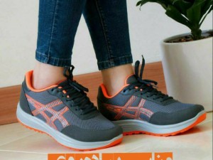 حراج  عیدانه کتونی دخترانه مدل آسیکس سایز 37 کد 4005 کاربردی