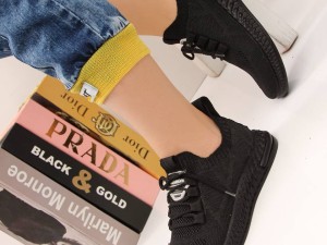 حراج کتونی دخترانه  مدل فشیون مینیمال و بی نقص