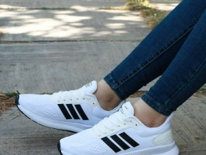 کفش اسپرت زنانه آدیداس