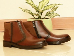 حرااااج ویژه این هفته  کتونی نیم بوت مردانه  بغل زیپ  بندی جدیدتمام مشکی قیمت فقط۳۷۸۰۰۰  تومان کد2192