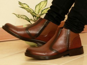 حرااااج ویژه این هفته  کتونی نیم بوت مردانه  بغل زیپ  بندی جدیدتمام مشکی قیمت فقط۳۷۸۰۰۰  تومان کد2192