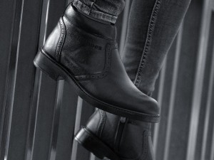 حراااااج ویژه  نیم بوت مردانه ساده و شیک ،قهوه ای رنگ  قیمت  فقط۳۷۸۰۰۰  تومان کد2191