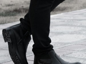 فروش ویژه این هفته  نیم بوت مردانه از پا خور خفن جذابش نگم برات، قهوه ای  رنگ  قیمت  فقط۳۷۸۰۰۰  تومان کد۲۲۰۴