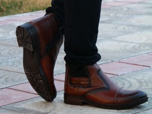 فروش ویژه این هفته  نیم بوت مردانه از پا خور خفن جذابش نگم برات، مشکی  رنگ  قیمت  فقط۳۷۸۰۰۰  تومان کد۲۲۴۰