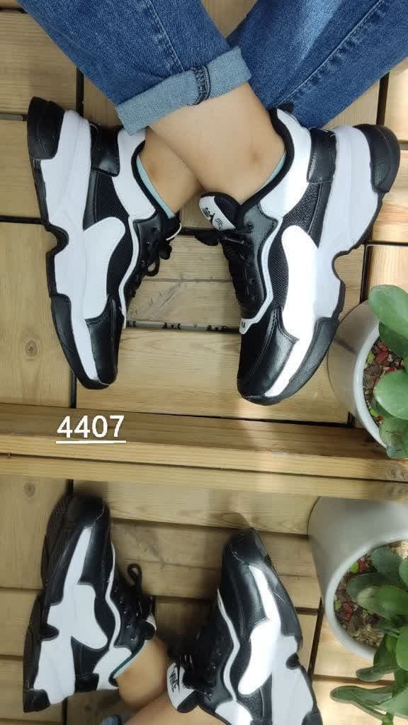 کفش اسپرت دخترانه مدل نایک طبی یه کار شیک  رویه خارجی  مناسب باشگاه مشکی سفید