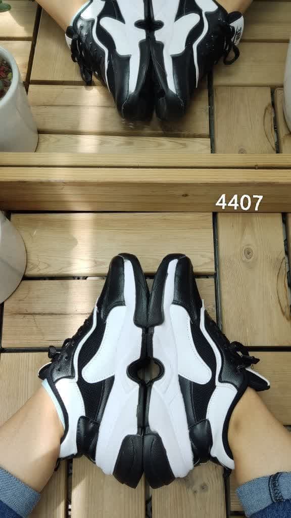 کفش اسپرت دخترانه مدل نایک طبی یه کار شیک  رویه خارجی  مناسب باشگاه مشکی سفید