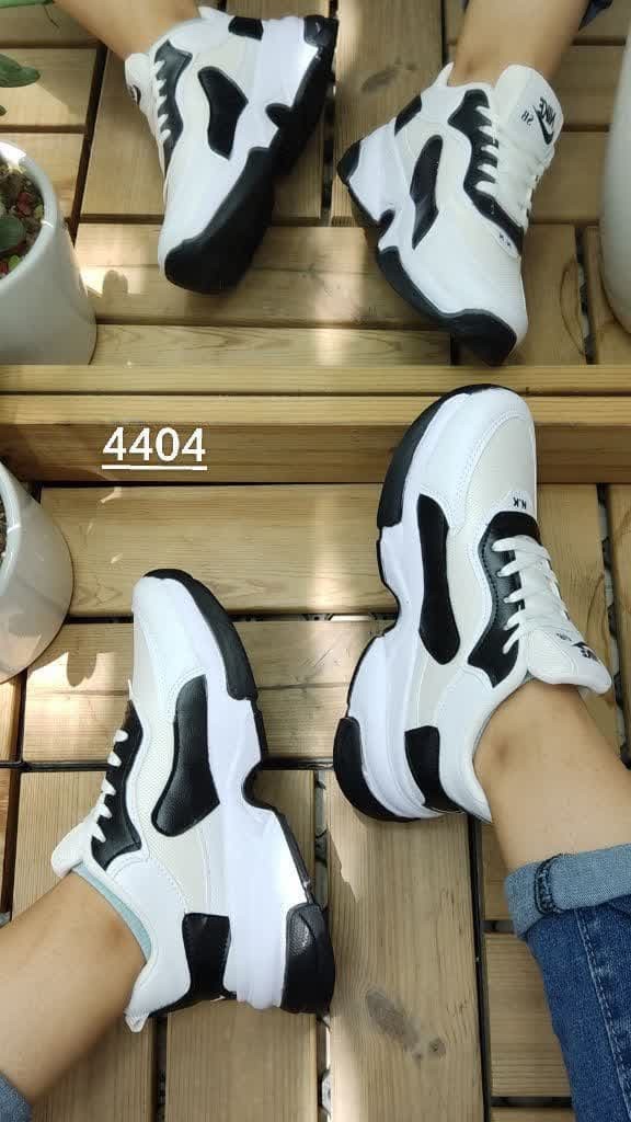 کفش اسپرت دخترانه مدل نایک طبی یه کار شیک  رویه خارجی  مناسب باشگاه سفید مشکی