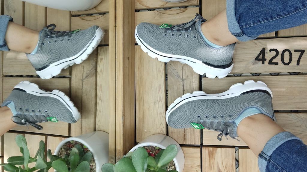 فروش فوق العاده این هفته کفش اسپرت و پیاده روی  زنانه دخترانه مدل اسکیچرز کد4531با ارسال رایگان