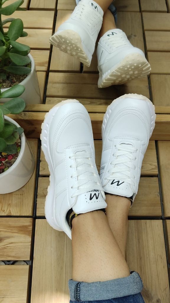 حراج استثنایی کتونی  اسپرت دخترانه  زنانه مدل جدید ونس  فشیون رنگ سفید زیره کرمی  با ارسال رایگان  کد4359