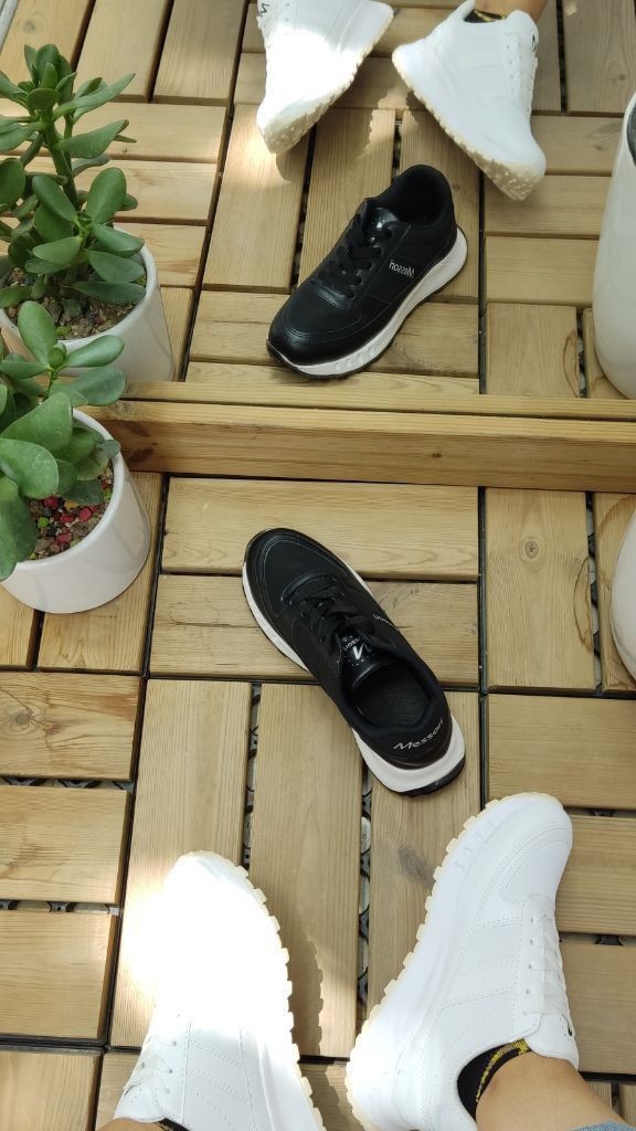 حراج استثنایی کتونی  اسپرت دخترانه  زنانه مدل جدید ونس  فشیون رنگ سفید زیره کرمی  با ارسال رایگان  کد4359