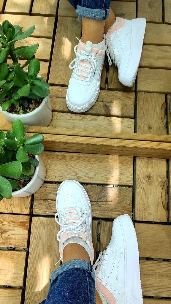 حراج استثنایی کتونی  دخترانه  زنانه مدل جدید ونس  رنگ سفیدگلبهی  با ارسال رایگان  کد4257