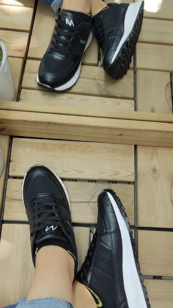 حراج استثنایی کتونی  اسپرت دخترانه  زنانه مدل جدید ونس  Messori رنگ مشکی زیره سفید   با ارسال رایگان  کد4405