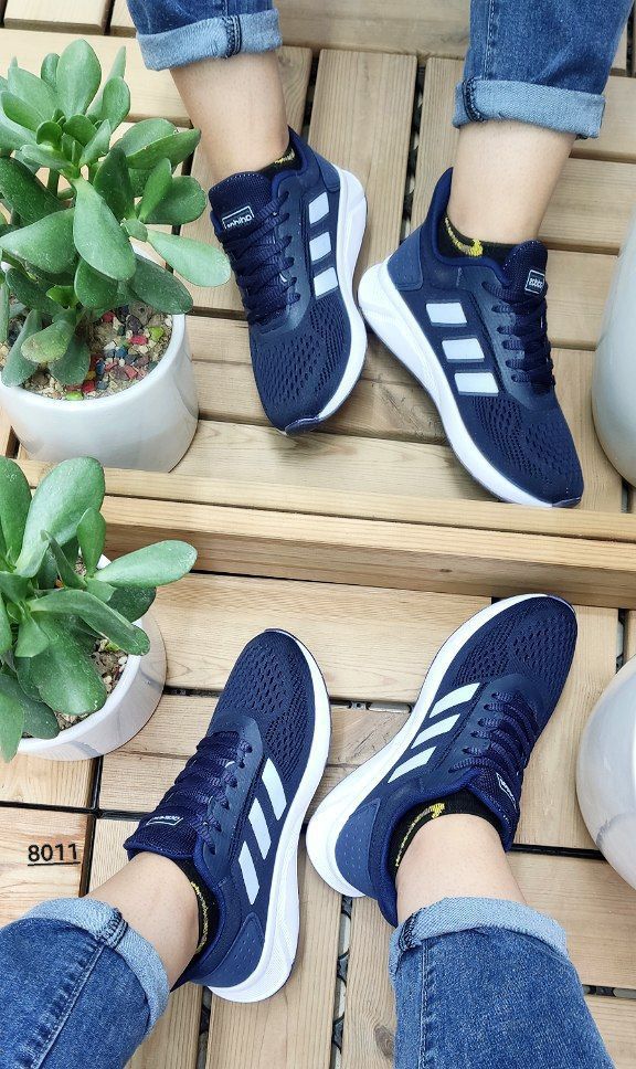 حراج استثنایی کتونی  اسپرت دخترانه  زنانه مدل آدیداس سفید قرمز کد 4530ارسال رایگان