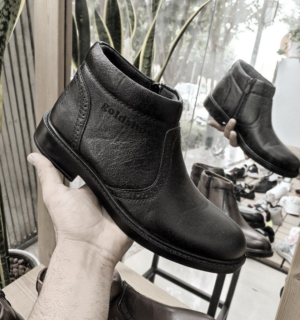 تخفیف ویژه این هفته کفش  نیم بوت مردانه پسرانه  از پا خور خفن جذابش نگم برات، رنگ مشکی  خوش رنگ و شیک با ارسال رایگان کد 2193