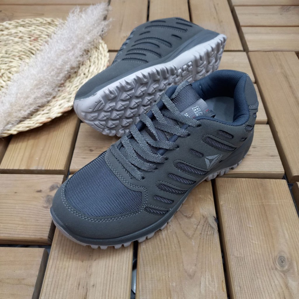 کفش کتونی اسپرت مردانه پسرانه مدل ریبوک زیره تزریق جنس عالی مشکی با ارسال رایگان 9998