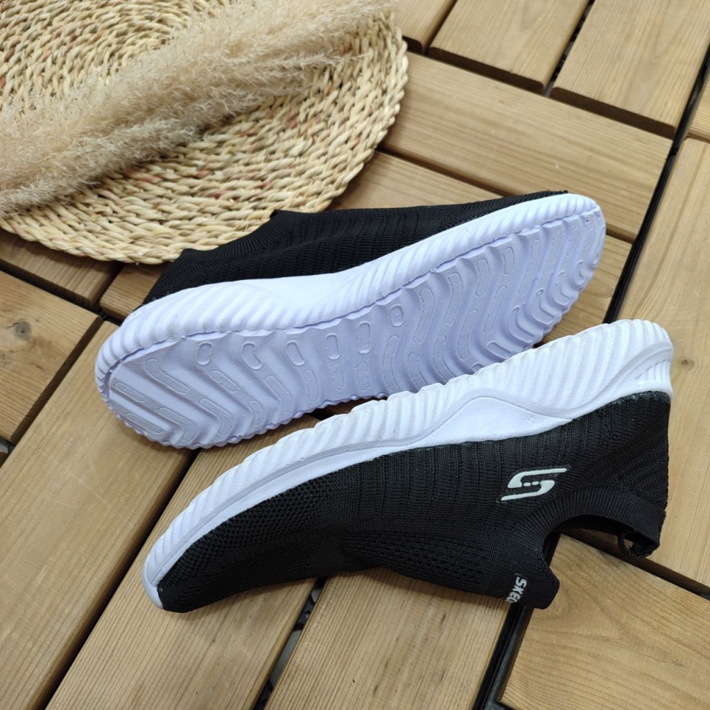 کفش کتونی اسپرت مردانه پسرانه مدل اسکیچرز  نرم و با کیفیت  رنگ مشکی مشکی زیره سفید با ارسال رایگان 3198