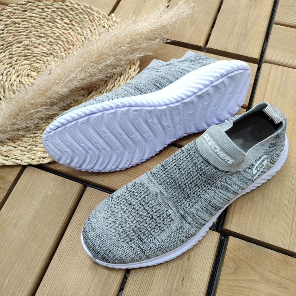 کفش راحتی  مردانه پسرانه مدل اسکیچرز  نرم و با کیفیت  رنگ طوسی زغالی با ارسال رایگان