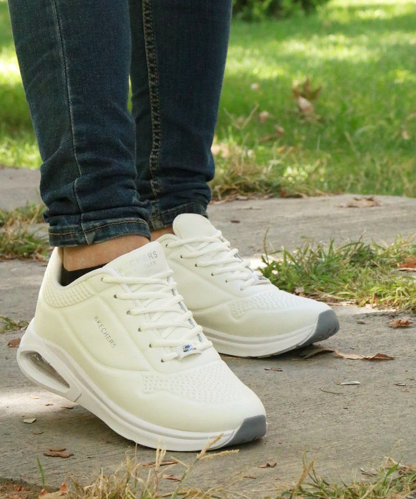 اسپرت مردانه   جدید مدل اسکیچرز  فوق العاده نرم و راحت سفید با ارسال رایگان