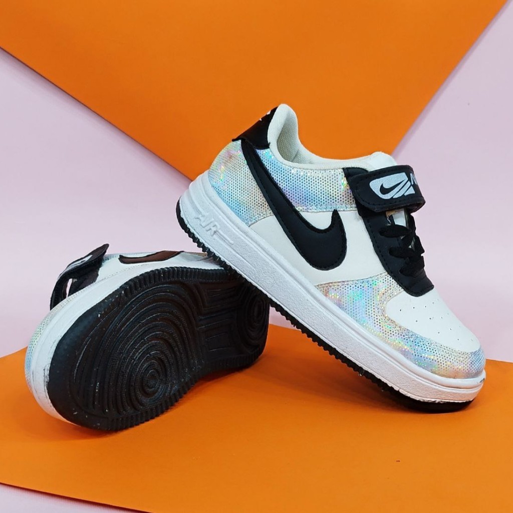 حراج فوق العاده کفش کتونی اسپرت بچگانه مدل نایک جردن سفید صورتی با ارسال رایگان