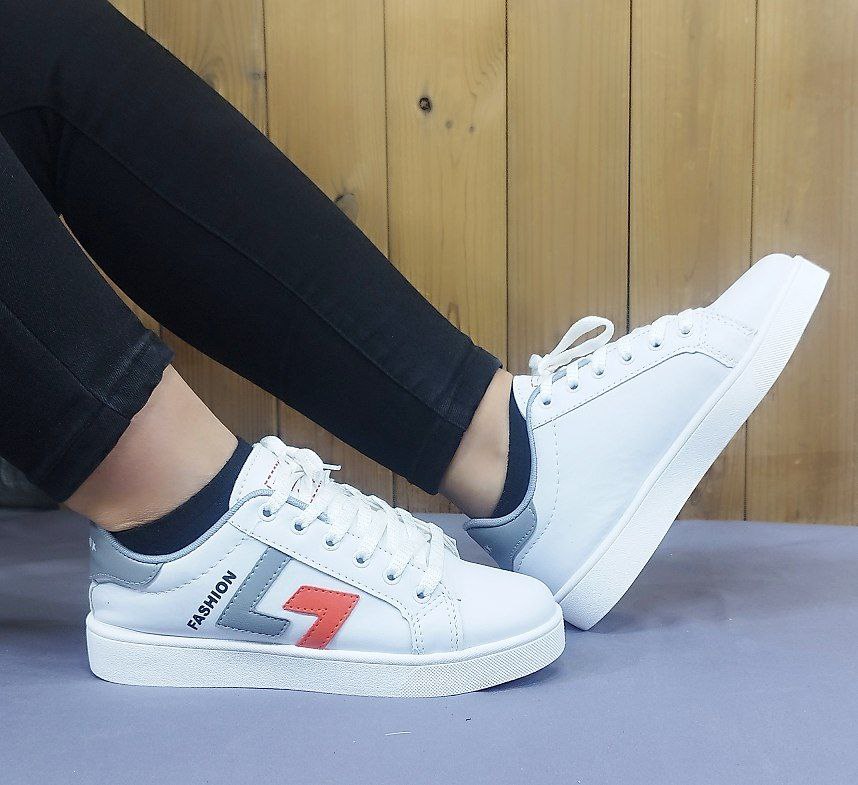 حراج استثنایی کتونی  دخترانه  زنانه مدل جدید ونس FASHION  رنگ سفید تمام    با ارسال رایگان  کد4502