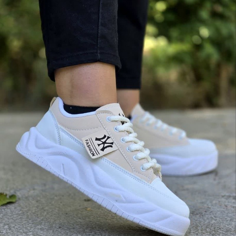 حراج ویژه  کفش  اسپرت ونس زنانه دخترانه مدل فشیون Fashion بادوام و با کیفیت رنگ سفید کرم باارسال رایگان