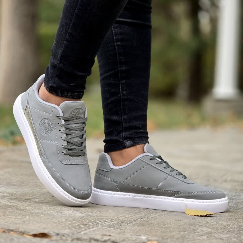 فروش فوق العاده این هفته  کفش اسپرت ونس مردانه پسرانه مدل ورساچه  رنگ طوسی زیره سفید  با ارسال رایگان