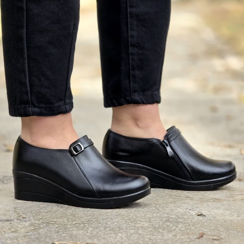 حراج ویژه کفش راحتی اداری زنانه با جنسی عالی رنگ مشکی تمام با ارسال رایگان