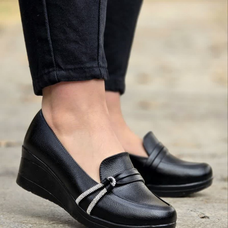 حراج باور نکردنی کفش راحتی اداری زنانه با کیفیت فوق العاده رنگ مشکی تمام با ارسال رایگان