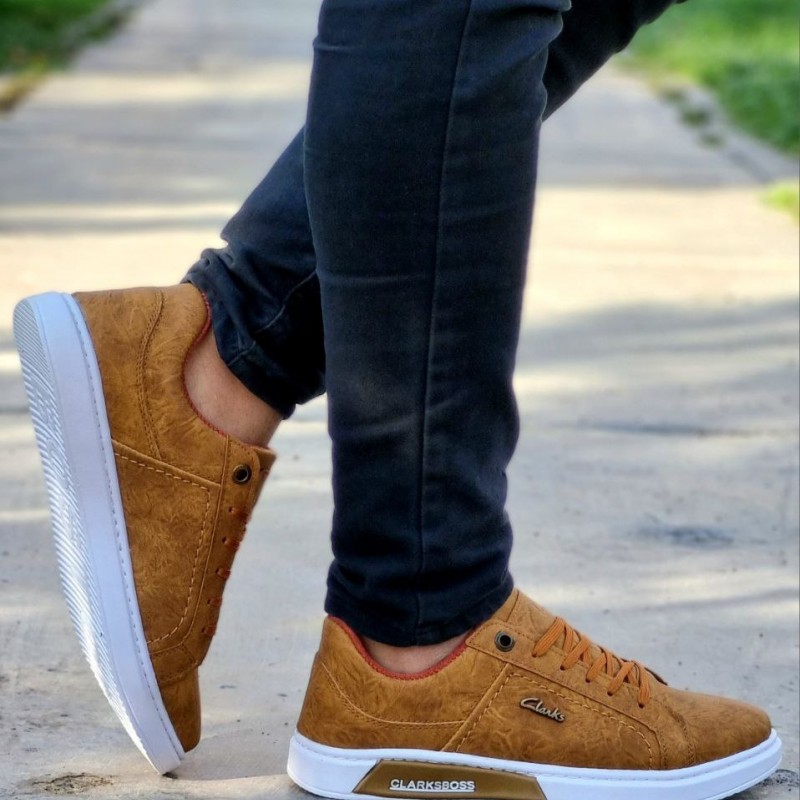 حراج واقعی کفش کتونی اسپرت مردانه و پسرانه مدل کلارک رنگ خردلی یه مدل خاص و بی نظیر  با ارسال رایگان