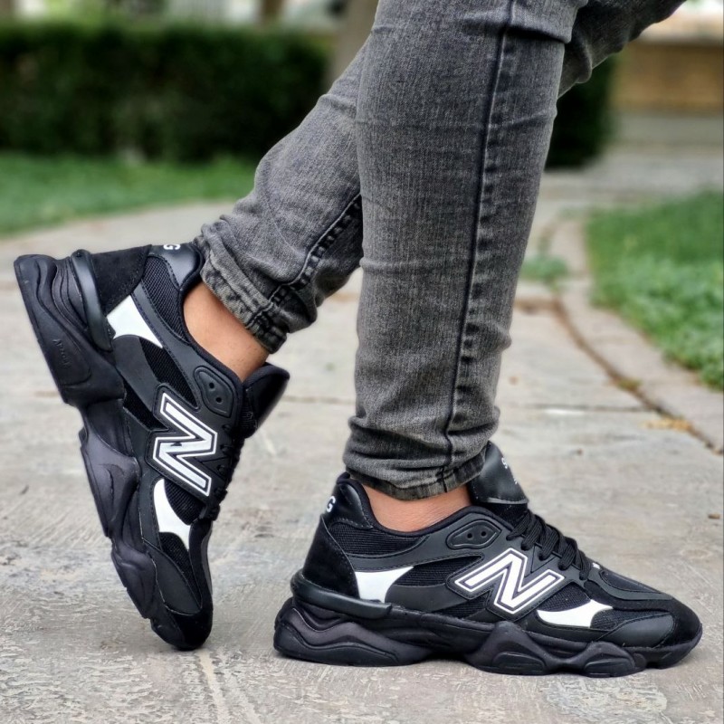 حراج ویژه کفش کتونی مردانه و پسرانه مدل نیوبالانس رنگ مشکی سفید مدرن و جدید با ارسال رایگان