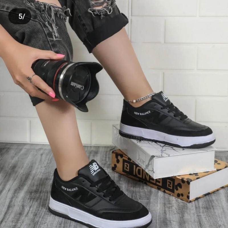 حراج فوق العاده کفش کتونی اسپرت زنانه دخترانه مدل ونس طرح نیوبالانس نرم و سبک  رنگ مشکی زیره سفید  باارسال رایگان