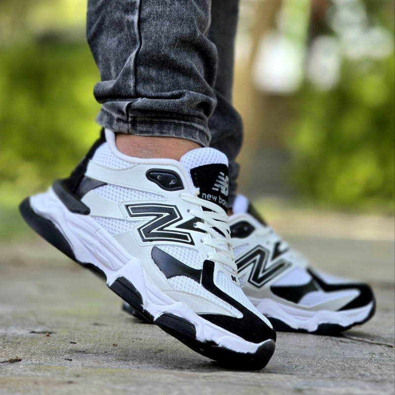 حراج استثنایی کفش کتونی اسپرت مردانه و پسرانه مدل نیوبالانس  نرم و راحت رنگ سفید مشکی با ارسال رایگان