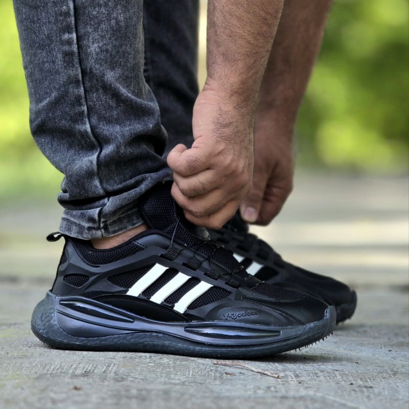 تخفیف ویژه کفش کتونی اسپرت  پمپی مردانه و پسرانه مدل ادیداس کپسولی  جدید و منحصر بفرد رنگ مشکی   با ارسال رایگان