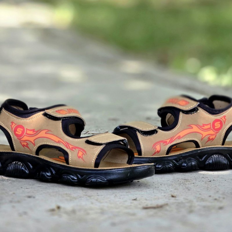 فروش فوق العاده صندل چسبی طبی بچگانه  پسرانه شیک و عالی رنگ قهوه ای روشن  با ارسال رایگان