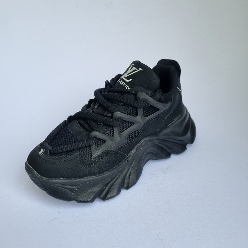 حراج ویژه  کفش اسپرت زنانه دخترانه مدل لوئیس  ویلتون LV  پرفروش و عالی رنگ مشکی  با ارسال رایگان