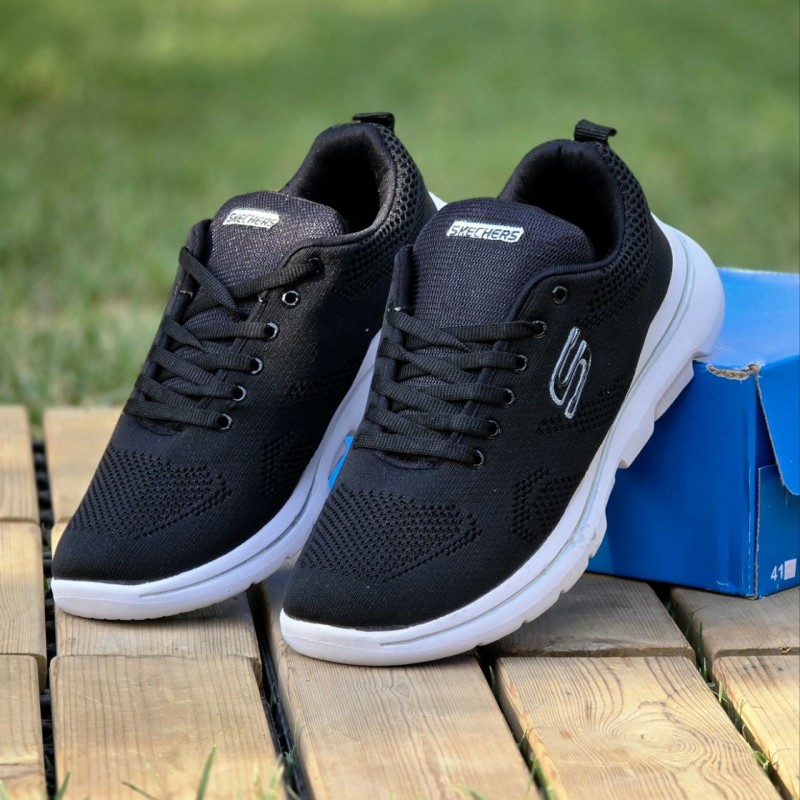 حراج استثنایی کفش اسپرت کتونی پسرانه مردانه  بزرگ پامدل اسکیچرز بادوام و پرفروش رنگ مشکی زیره سفید باارسال رایگان