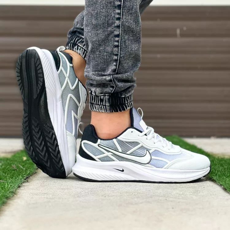 فروش خاص کفش اسپرت مردانه و پسرانه مدل نایک خوشپا و پرطرفدار رنگ سفید مشکی  با ارسال رایگان