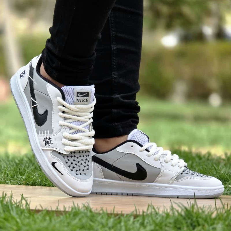 آفررررر ویژه کفش کتونی اسپرت ونس مردانه مدل نایک جردن وودو (Nike Jordan Voodoo)  جدید و با کیفیت منحصر به فرد طوسی سفید  با ارسال رایگان