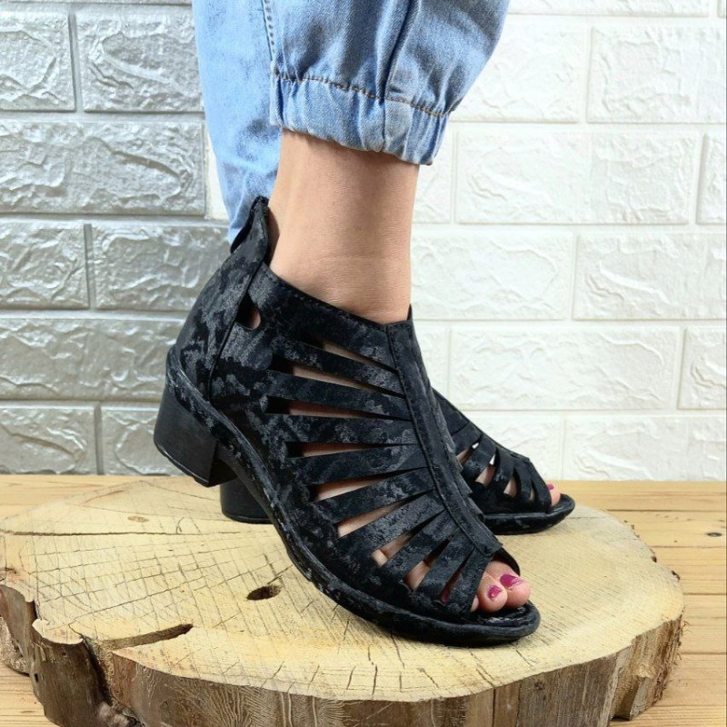 یه کفش صندل خوشگل واسه خانم کوچولوهای خوشگلمون مدل لیرزی پتینه