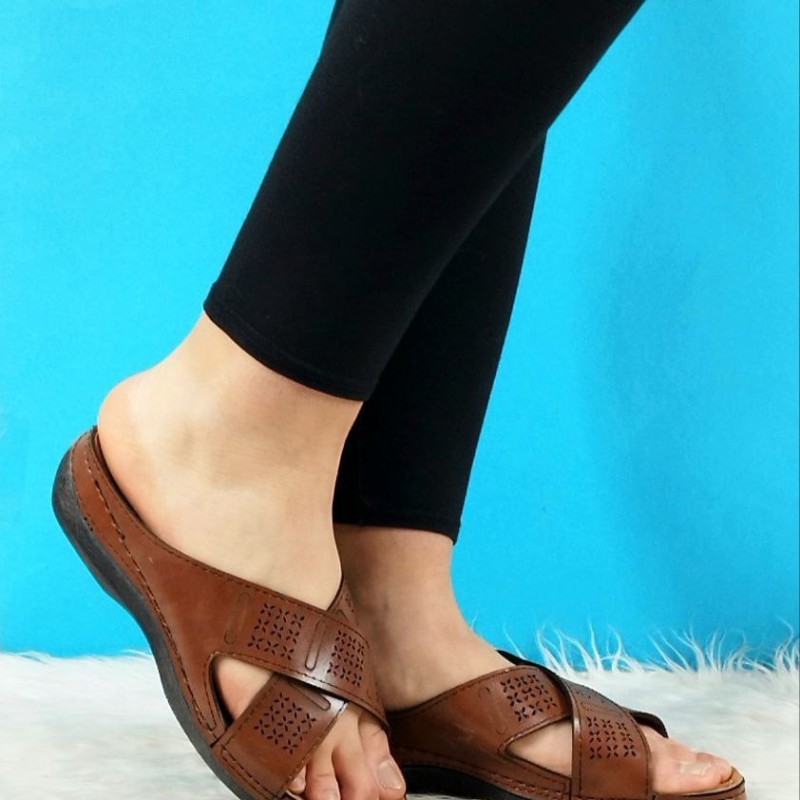 دمپایی صندل تابستانه دخترانه زنانه  زیره طبی محکم با کیفیت و متریال بالا و کیفیت عالی رنگ قهوه ایی