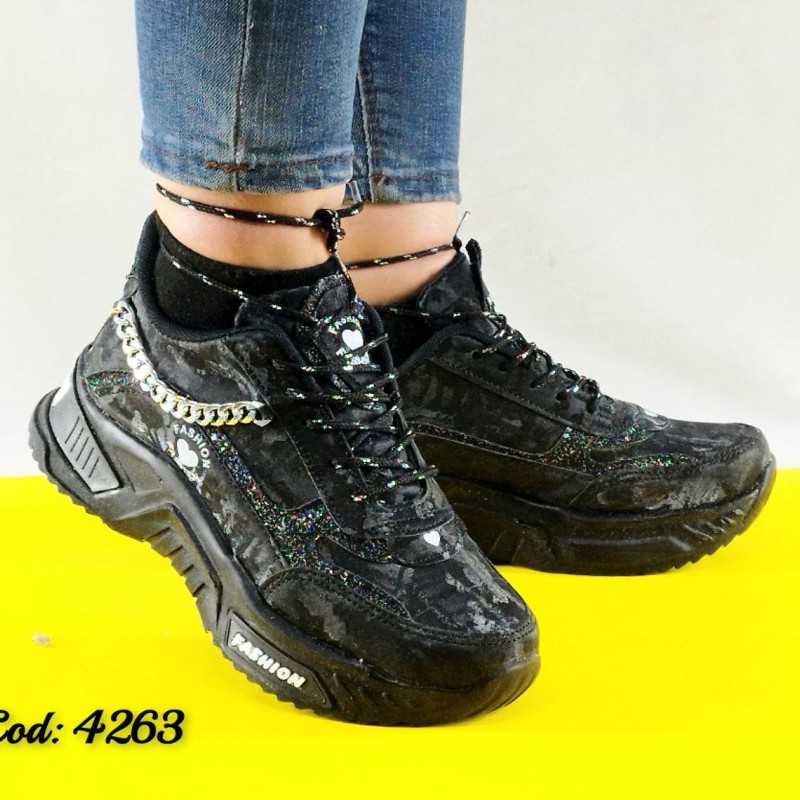 کفش کتونی اسپرت زنانه دخترانه مدل قلبی زنجیری لژ دار مشکی خوش پا و فوق العاده شیک 4263