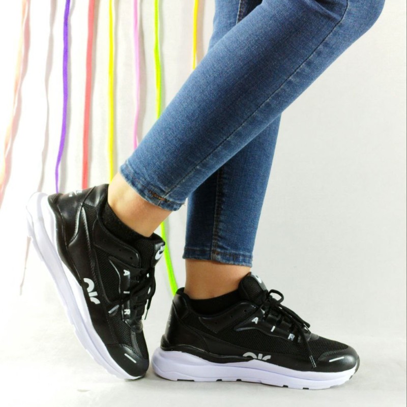 یکی از شیک ترین و خوش پوش ترین اسپرت های زنانه و دخترانه  رویه فوم و پارچه با کیفیت فوق‌العاده بالا مشکی زیره سفید